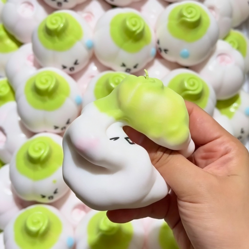 Cute Emoji Garlic ﻿Squishy Str - Novelty Gifts recension och pris